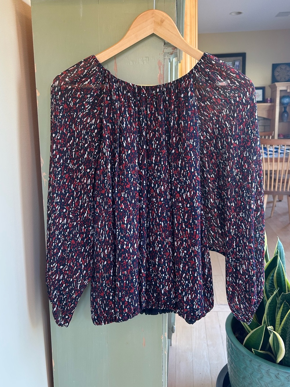 Joie Women’s Silk Black/Navy/Red/White Print Bubble Hem Blouse Size Medium